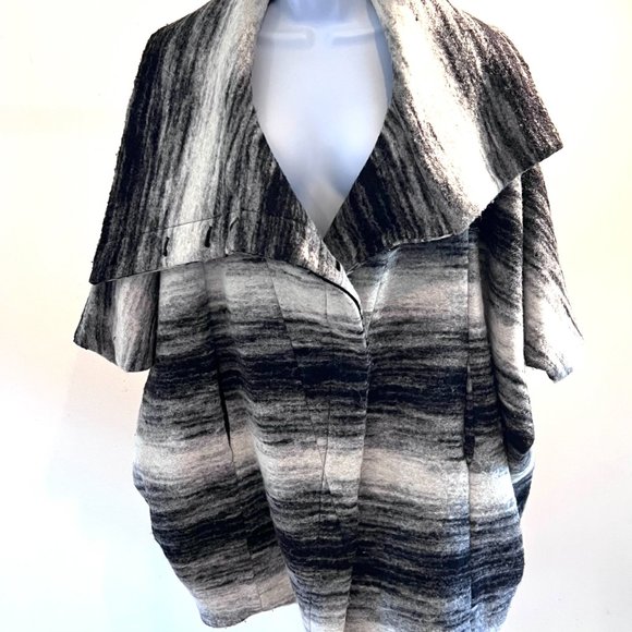 Virgin Wool Blend Black and White Contemporary Winter Cocoon Coat Sz Medium 8 - Picture 9 of 11